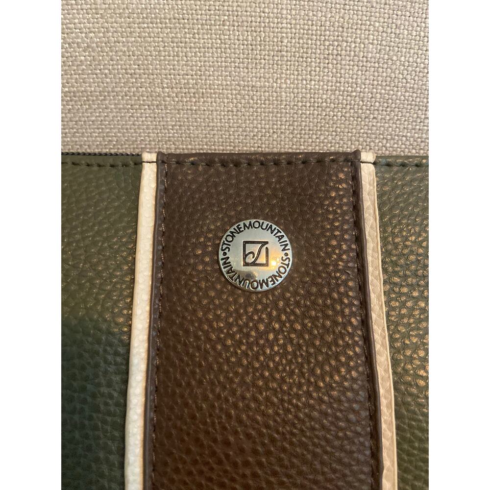 Stone Mountain pebbled leather large multi compartment wristlet in olive/brown - Picture 3 of 14